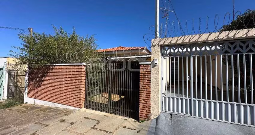 Casa padrão com 3 dormitórios na vila costa do sol, são carlos