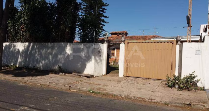 Casa à venda em Nova Estância, São Carlos - 3 dormitórios, suíte e quintal espaçoso!