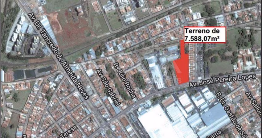 Terreno à venda na Avenida José Pereira Lopes, Vila Prado, São Carlos