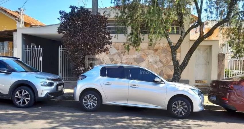 Casa Padrão à venda na Vila Prado, São Carlos - 3 dormitórios, churrasqueira e garagem coberta!