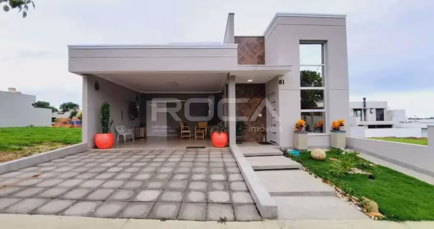 Casa de 3 dormitórios com suíte e piscina no Condomínio Parque Sisi em São Carlos