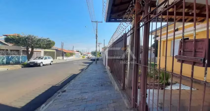 Casa à venda na Vila Carmem, São Carlos: 3 dormitórios, garagem coberta