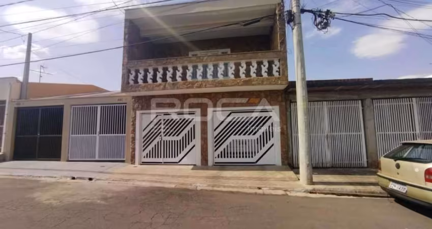 Amplo Sobrado à Venda no Belvedere, São Carlos - 4 Dormitórios, Suíte, 2 Vagas Cobertas