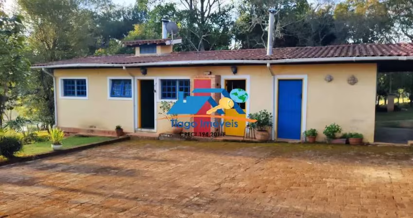 Sítio estilo rústico com acesso  direto para a represa