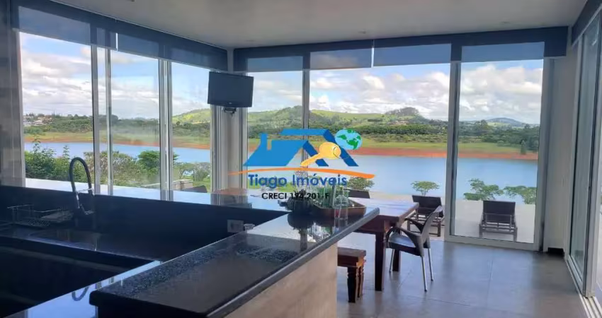 Linda casa em condomínio com acesso a represa em piracaia