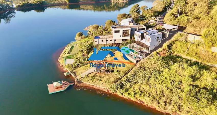 Casa de alto padrão a venda na represa de igaratá pé na água