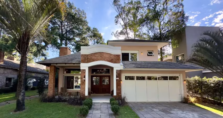 CASA ENCANTADORA NO CONDOMÍNIO CARMEL