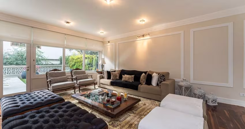 Casa tipo para venda com 4 quartos, sendo 4 suítes, 510m²