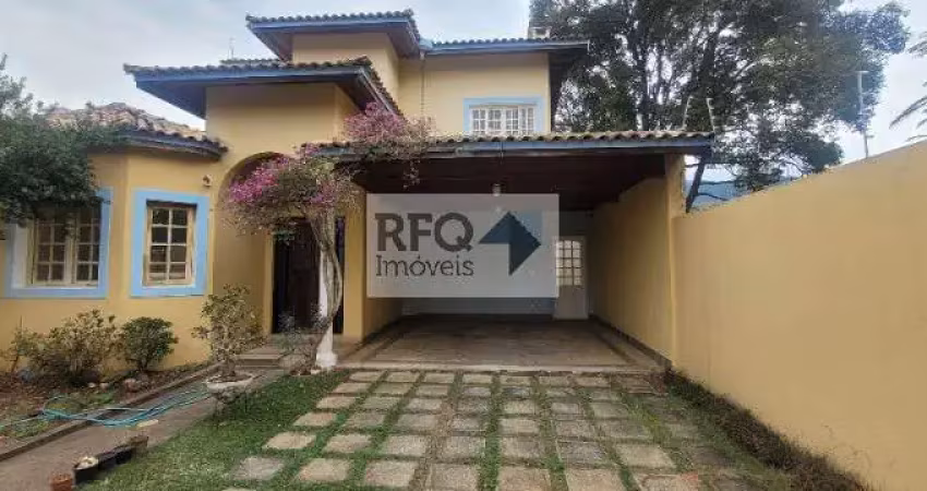 Linda casa em atibaia com um salão bem agradável e um jardim com muitas árvores frutíferas!!