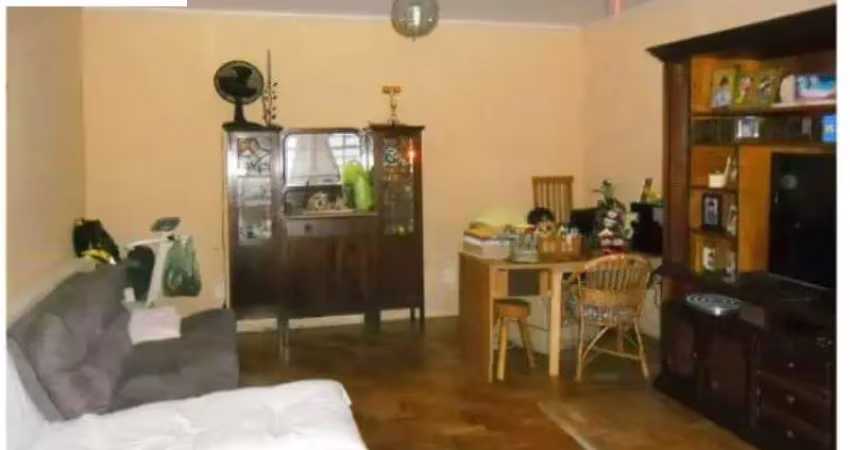 Sobrado para venda no bairro vila marte com dois quartos, uma edícula aos fundos!