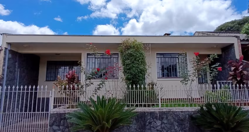Casa 3 quartos, suite, salão churrasqueira, Barreirinha - jd Acácias,