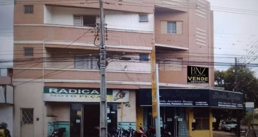 Prédio Residencial e Comercial à Venda