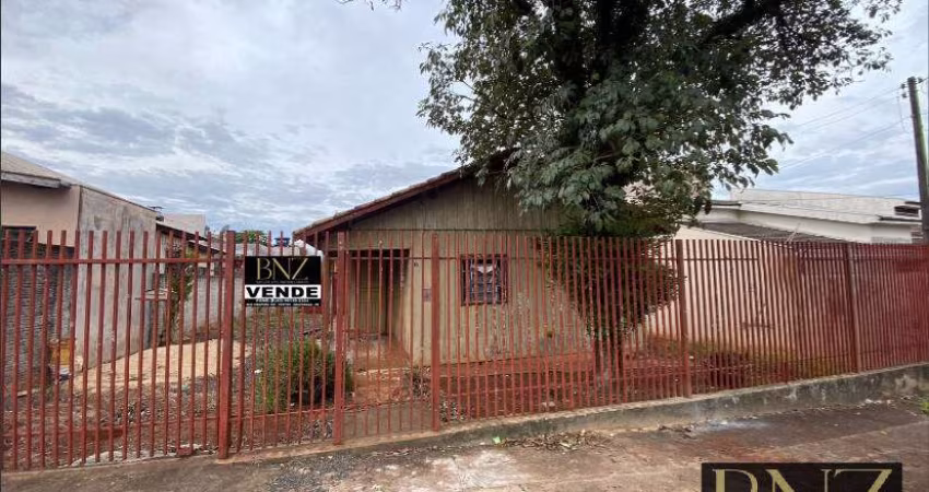 Oportunidade: Terreno com Casa de Madeira na Vila São João por R$290.000,00