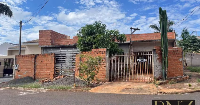 Casa à Venda no San Raphael 5: 4 Quartos, Suíte, Garagem para 2 Carros!