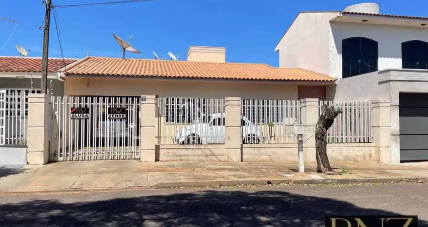 Casa com 3 quartos à venda no Jardim Panorama, Arapongas 