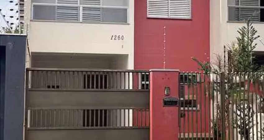 Casa com 3 quartos para alugar no Centro, Arapongas 