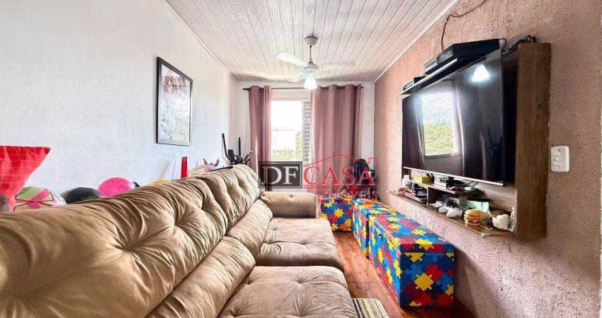 Apartamento em Conjunto Residencial José Bonifácio