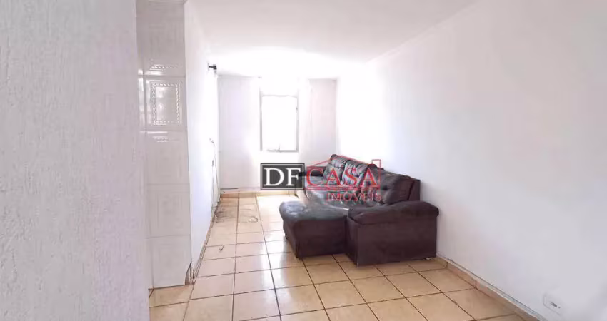 Apartamento em Conjunto Residencial José Bonifácio