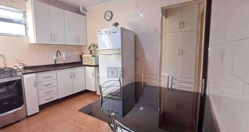 Apartamento em Conjunto Residencial José Bonifácio