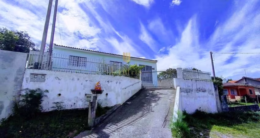 EXCELENTE CASA COM EDÍCULA E TERRENO AMPLO