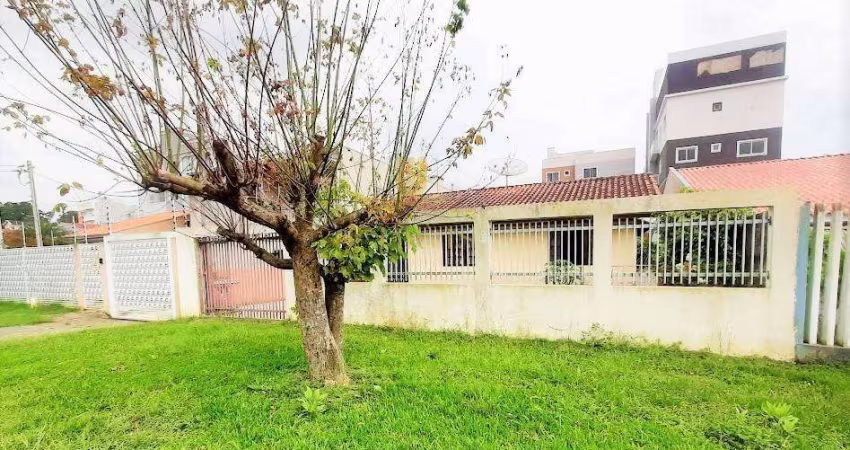 CASA TÉRREA COM AMPLO TERRENO NA REGIÃO DO ARISTOCRATA
