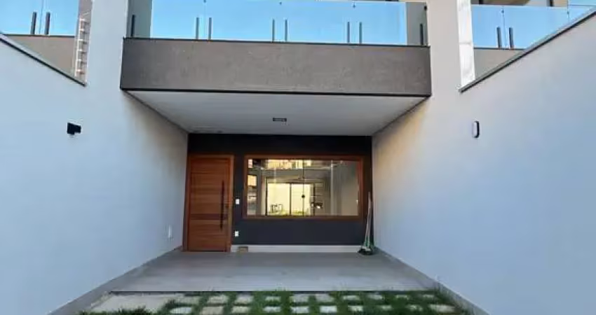 Casa Geminada Alto Padrão - Veneza - COD 724
