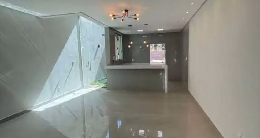 Casa com piscina no bairro das Fontes - Cód. 797