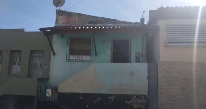 Casa com 2 quartos à venda na Rua Gilberto Levita, 96, Teresópolis, Ilhéus