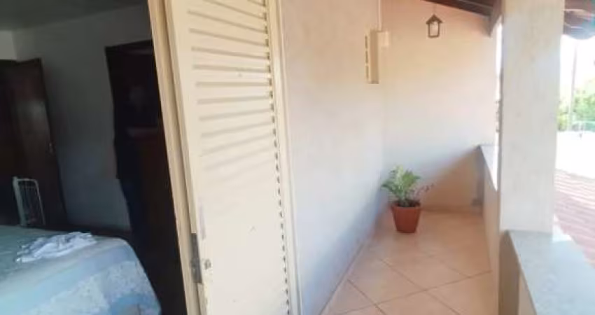 SOBRADO GEMINADO COM EXCELENTE LOCALIZAÇÃO ZONA LESTE LONDRINA