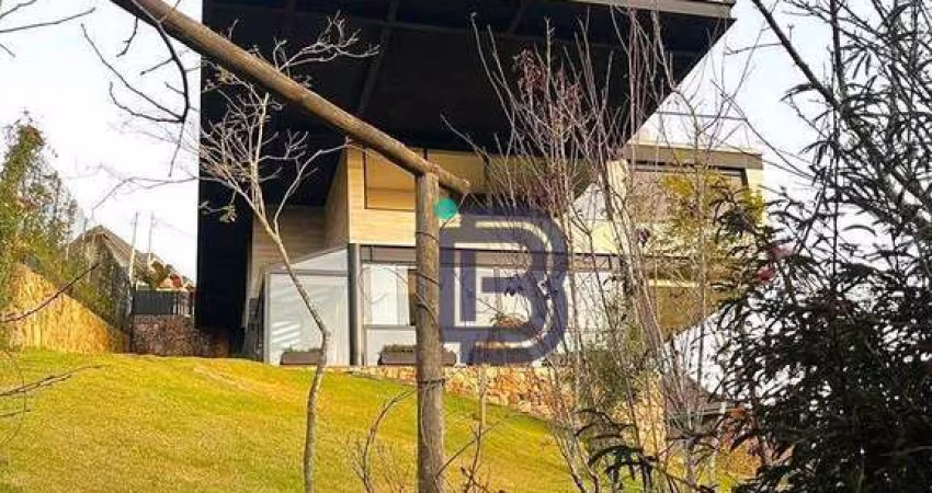 Vende Casa Condomínio Florestal Club em Campos do Jordão/SP