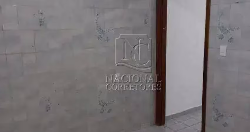 Sobrado antigo à venda no bairro Parque Capuava em Santo André. Sendo 190 m² de área construída, R$ 710.000,00