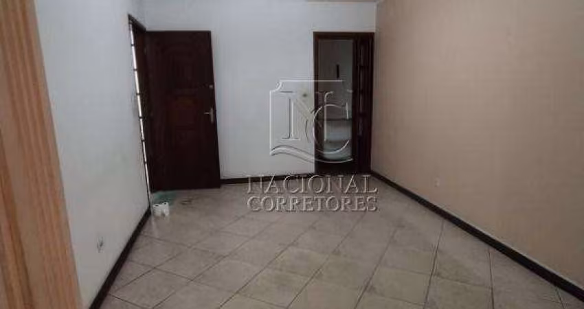 Casa com 3 dormitórios à venda, 190 m² por R$ 650.000,00 - Vila Aquilino - Santo André/SP