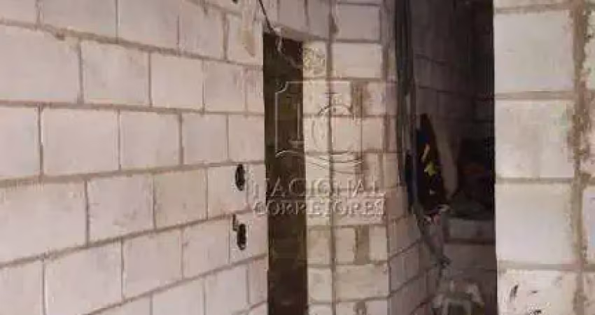 Apartamento N°2 sem condomínio no térreo, COM ELEVADOR, 1 dormitório, SEM VAGA DE GARAGEM..