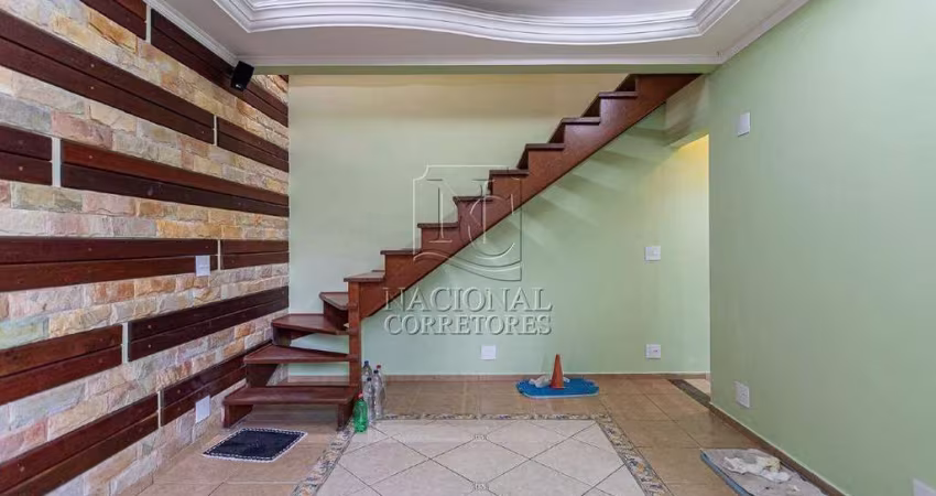 Sobrado de 150m² de área útil à venda no Príncipe de Gales