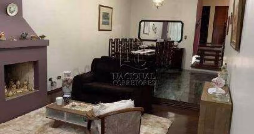 Sobrado à venda, 3 quartos, 1 suíte, 4 vagas, Santa Maria - São Caetano do Sul/SP