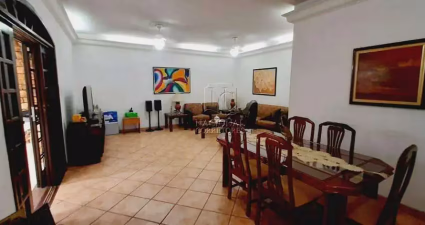 Sobrado 3 dormitórios 2 suítes, 4 vagas com 304m² no bairro Cerâmica em São Caetano do Sul
