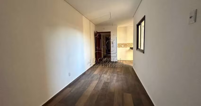 Apartamento com 2 dormitórios, 1 suíte e varanda - vila vitória, santo andré