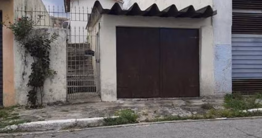 Terreno com Casa Térrea à Venda na Vila Bela, SP