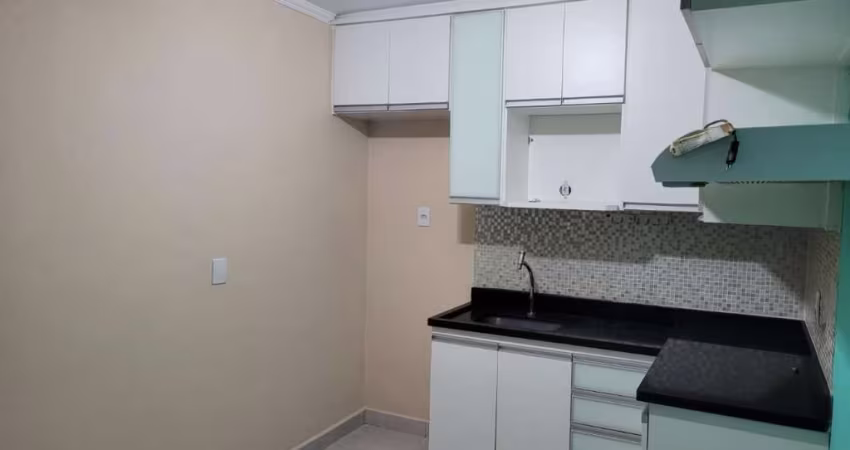Sobrado em condomínio com 02 dormitórios,  01 vaga-Vila Alpina
