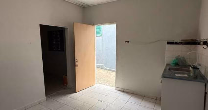 Casa com 1 dormitorio cozinha banheiro e lavanderia individual- VIla Alpina
