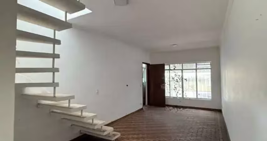 Sobrado com 4 dormitorios sendo 1 suite com 2 vagas de garagem coberta - vila bela