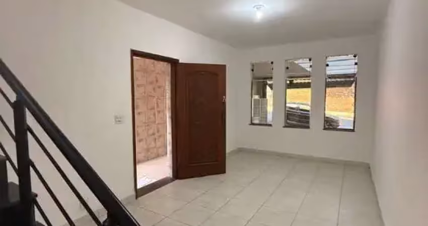 Sobrado com 02 dormitórios e 2 vagas de garagem- vila prudente