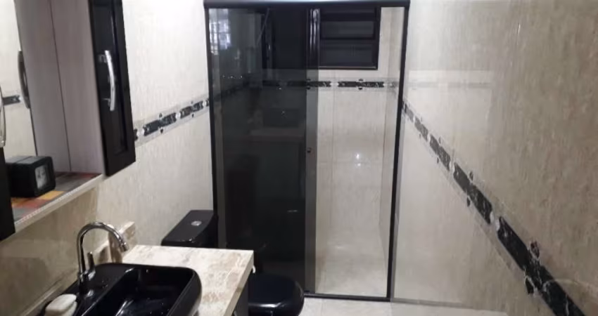 Sobrado de esquina em ÓTIMO estado