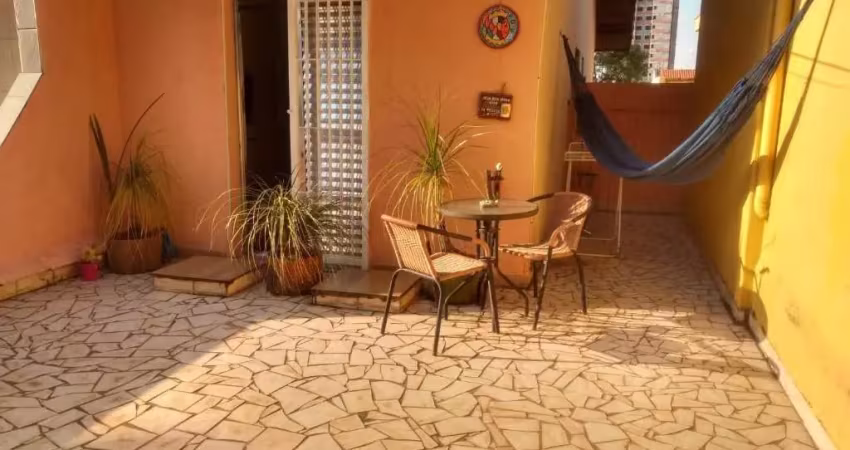 SOBRADO EXCELENTE LOCALIZAÇÃO - FACIL ACESSO AO TRANSPORTE PUBLICO