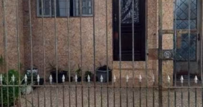 Casa com 02 dormitórios no Anália Franco com 277m²