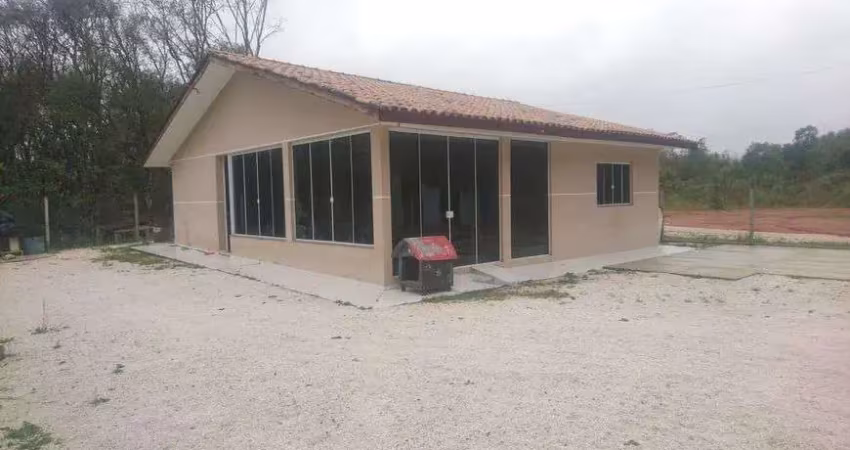 Excelente Chácara com 4390m, com casa de 100m², mais barracão de 180m²