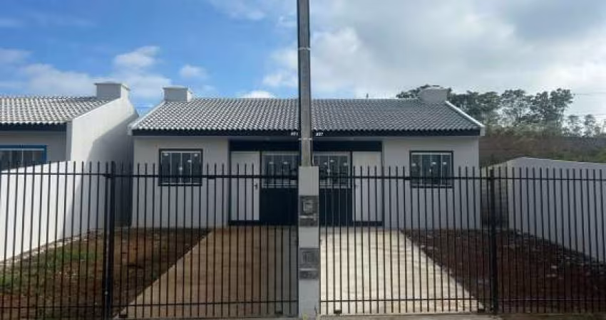 Excelente casa com amplo terreno nos fundos