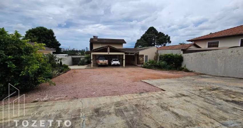 Casa de Alto Padrão com Piscina, Campo e Muito Mais!