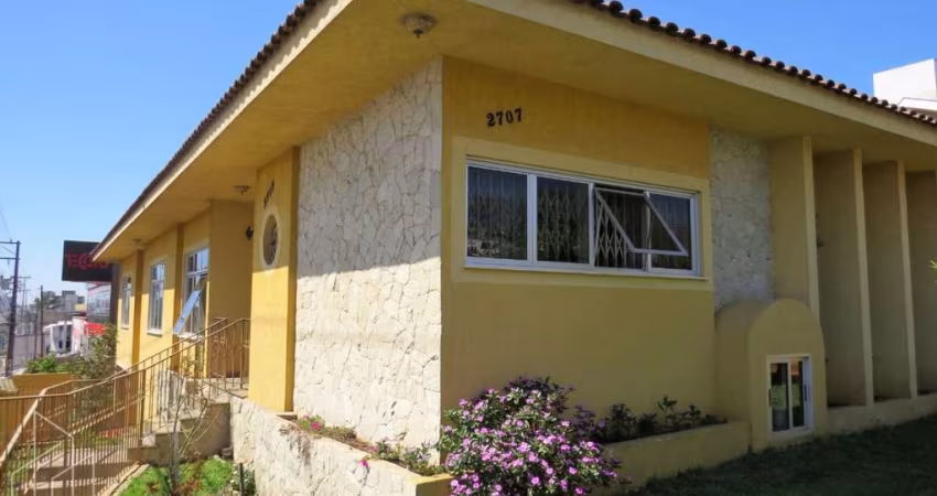 Casa de esquina na Av Ernesto Vilela ao lado dos Bombeiros