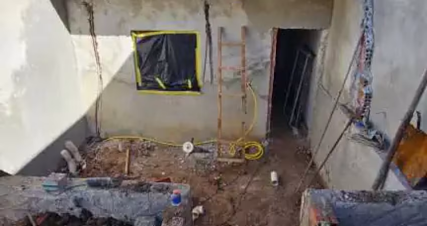 Casa com suíte e edícula a 2 min do shopping palladium!